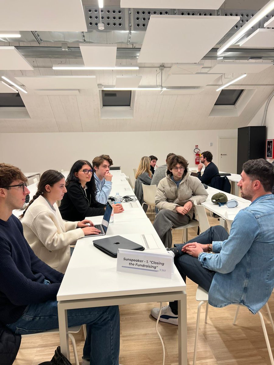 Orgogliosi di far parte dei #CollectiveProjects di #ESCPBusinessSchoolTorino e <a href="/Re_Piemonte/">Réseau Entreprendre</a>.
Con #Sunspeker vogliamo offrire ai giovani talenti,  l'opportunità di costruire un 🌍 più sostenibile, lavorando e condividendo un pezzo di strada insieme.
#BeSmartBeSunny