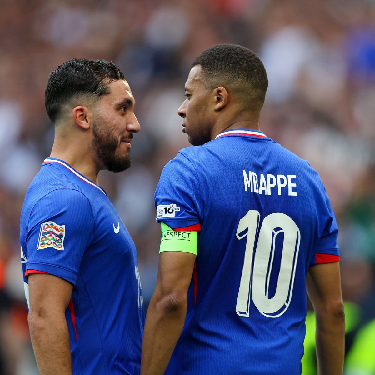 🚨 "𝗖'𝗘𝗦𝗧 𝗨𝗡 𝗧𝗔𝗟𝗘𝗡𝗧 𝗦𝗣𝗘́𝗖𝗜𝗔𝗟. 𝗣𝗢𝗨𝗥 𝗠𝗢𝗜 𝗜𝗟 𝗔 𝗨𝗡 𝗗𝗢𝗡..." 🤩

Kylian Mbappé fait l'éloge de Rayan Cherki :

"C'est un talent spécial. Pour moi il a un don qu'il est en train d'exploiter. C'est un talent inné, spectaculaire.

Il s'est très bien