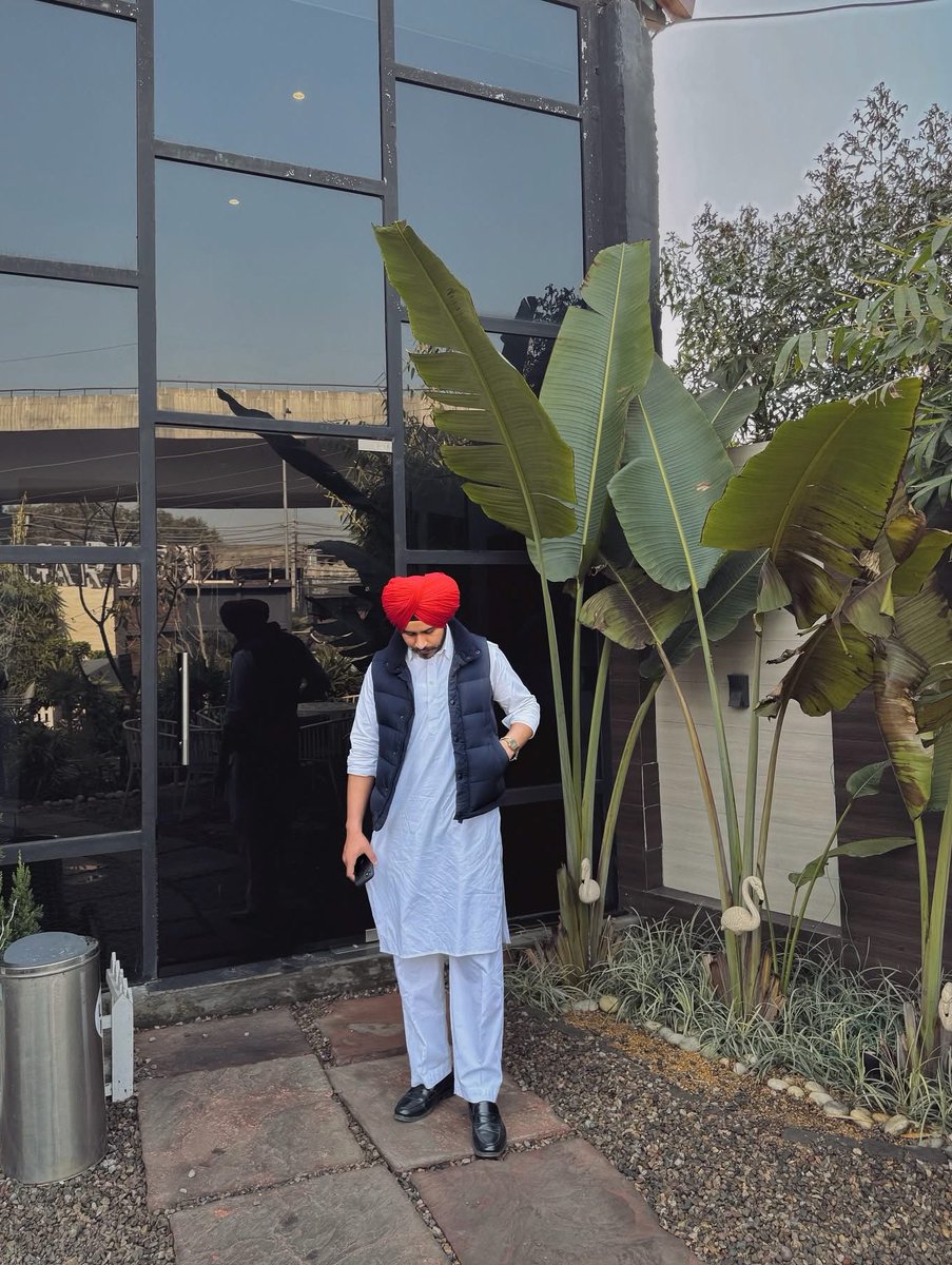 ਨੀ ਡਿੱਗੇ ਕਦੇ ਮੂੰਗਫ਼ਲੀ ਨਾਲ ਰੇਟ ਨੀ ਬਦਾਮਾਂ ਦੇ