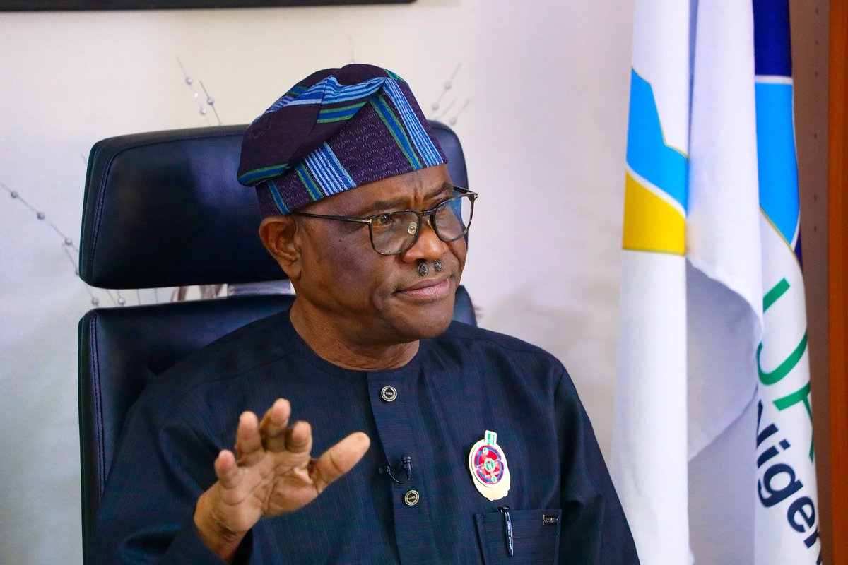 instablog9ja's tweet image. Wike Bans Use of Mobile Phones by AGIS Staff After Viral Clash with Naval Officer

The Minister of the Federal Capital Territory (FCT), Nyesom Wike, has imposed a total ban on the use of mobile phones by employees of the Abuja Geographic Information Systems (AGIS) and the…