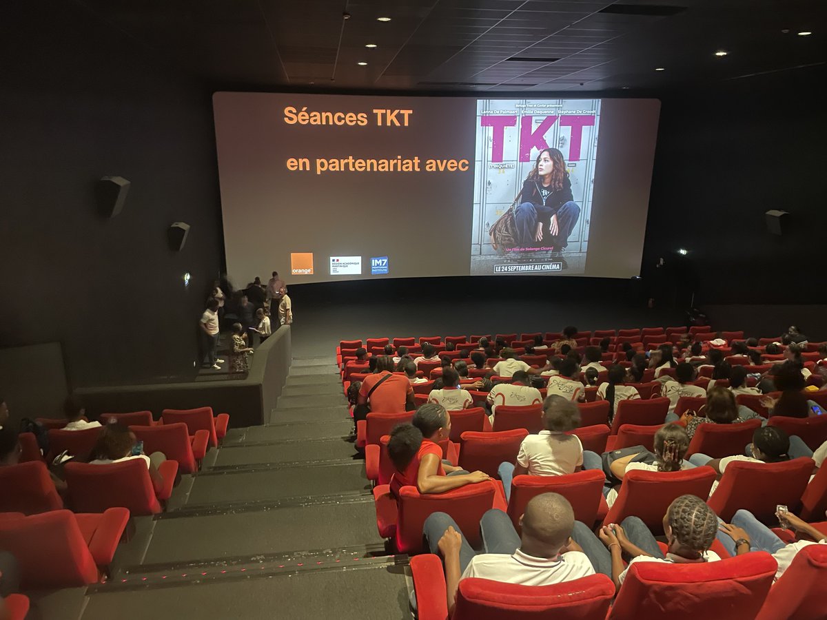 outremers360's tweet image. En #Martinique, plus de 600 élèves formés à la prévention du #harcèlementscolaire

➡️tinyurl.com/bddmswm9

➡️ Le programme #Phare, déployé dans tous les établissements de Martinique, a rassemblé ce lundi 10 novembre 250 lycéens à Madiana autour d’une projection-débat sur le…