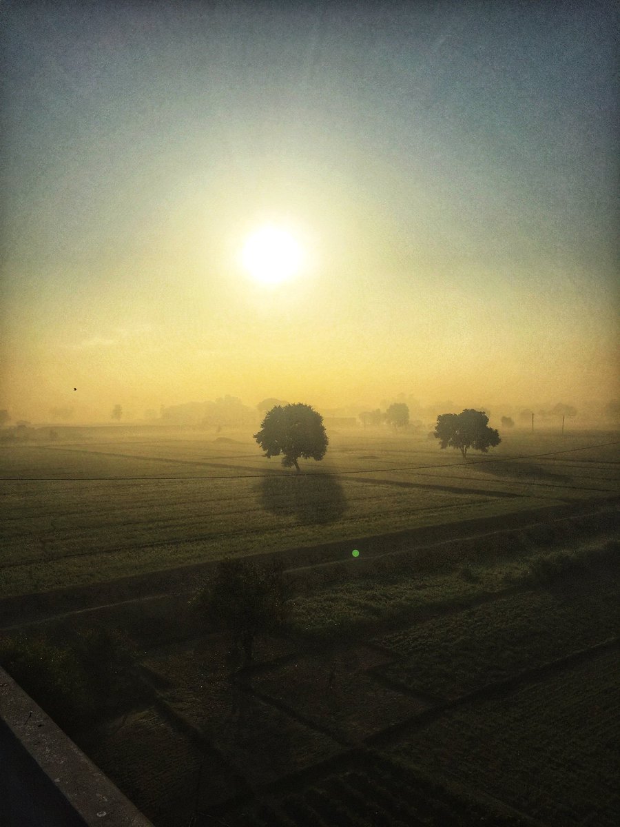 being_bagrii's tweet photo. Winters 
Ganganagar (RJ) https://t.co/jEue9kIa7h