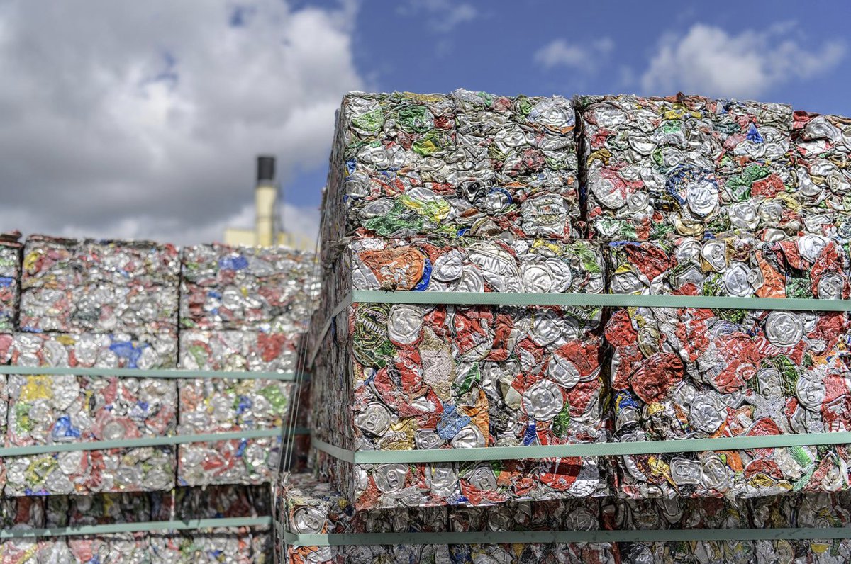 Terwijl het draagvlak voor statiegeld op blikjes toeneemt, zijn er nog genoeg mensen die het belang van aluminiumrecycling niet inzien. Daarom roept Every Can Counts de nieuwe regering op de noodzaak achter het statiegeldsysteem beter uit te leggen

fonkmagazine.nl/artikelen/sust…
