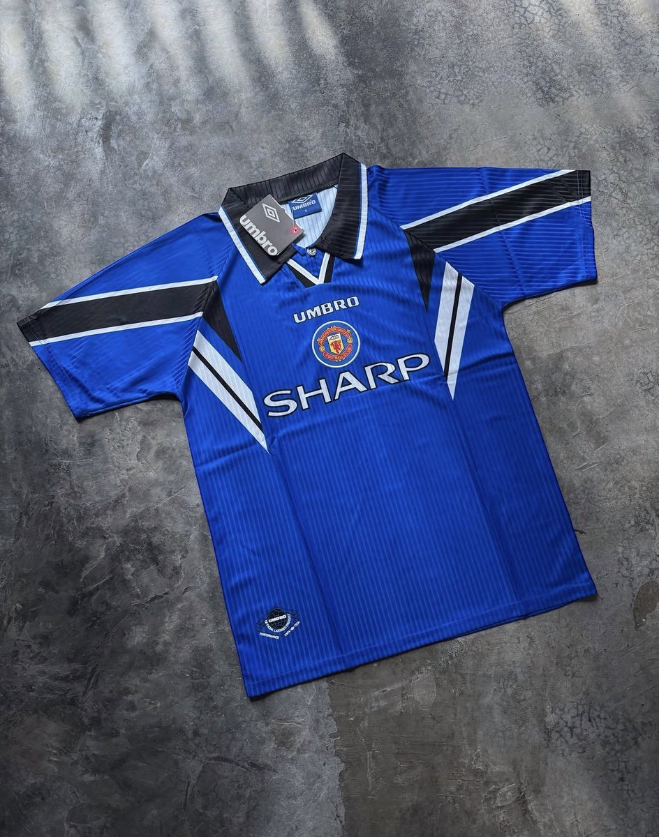 dolapocarter's tweet photo. Retro jersey supremacy https://t.co/ipSTKzBZ2X