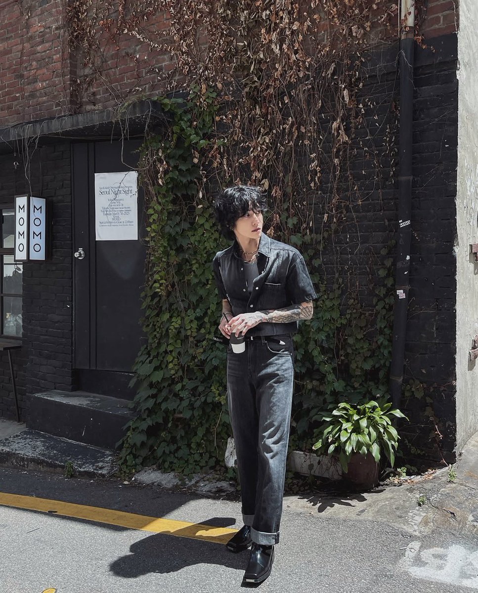 eith_less's tweet image. 