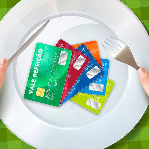 HISTÓRICO! O presidente <a href="/LulaOficial/">Lula</a> assinou um decreto que cria novas regras para o vale-refeição e alimentação: empresas de VR e VA não poderão cobrar mais de 3,6% de taxa de restaurantes, bares e hortifrutis, o que pode reduzir os preços. O decreto diz também que, em 360 dias,