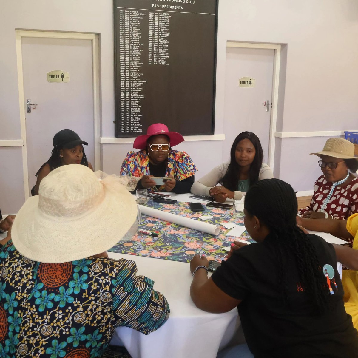 UbunyeFT's tweet image. PWG Annual Review &amp;amp; 5-Year Strategy  
 
The PWG teams are deep in discussion , reflecting on their journey by identifying one key achievement and one challenge to share with the rest of the group.  
 
#Ubunye #PWG #EnablingCommunitiesToLead #AnnualReview