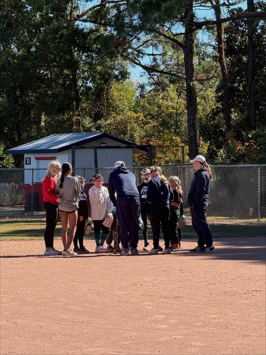 I enjoyed helping out with the younger generation at yesterday’s <a href="/FWB_SB/">Fort Walton Beach Softball</a> camp at Fort Walton Beach HS. <a href="/SoCal_2028/">So Cal Athletics 2028 Justice</a> <a href="/BSherSB/">Barb Sherwood</a> <a href="/IHartFastpitch/">I❤️Fastpitch</a> <a href="/Softball_Home/">Softball Home🥎</a> <a href="/ExtraInningSB/">EXTRA INNING SOFTBALL</a> <a href="/los_stuff/">Carlos Arias</a> <a href="/BrenttEads/">Brentt Eads</a> <a href="/LegacyLegendsS1/">Legacy & Legends Softball</a>