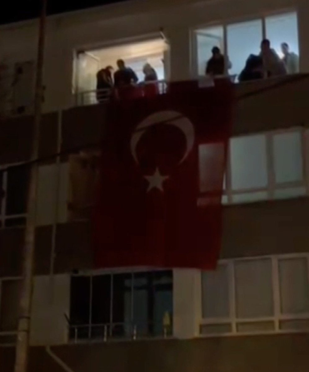 "Nerede bir ocağa ateş düşse, oralı olur yüreğim."

 20 vatan evladı! Ruhları Şâd, Mekanları Cennet olsun.. 

C-130