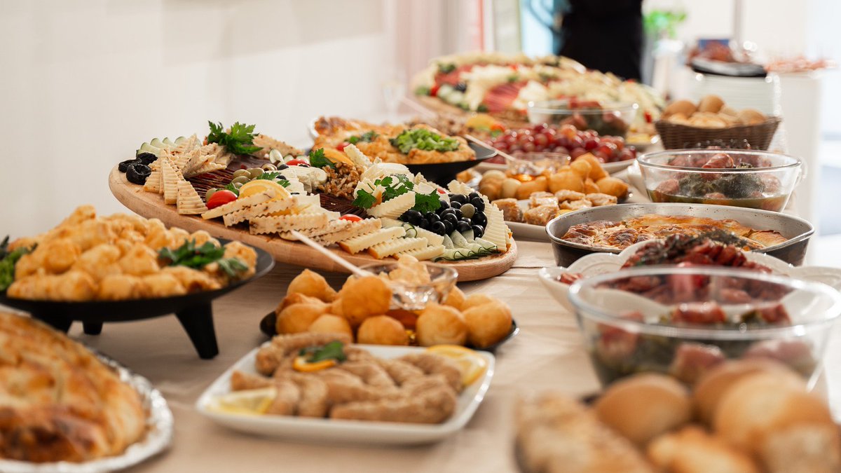 ColorMediaCom's tweet image. Food Talk u Muzeji i galerije Podgorice: od "Taste of Planet" do "La Traviata". Chefovi, vinari i diplomate, razgovori, degustacije, ideje. Podgorica na gastro-mapi regiona. #FoodTalk2025 #Podgorica #HoReCa #Gastronomija