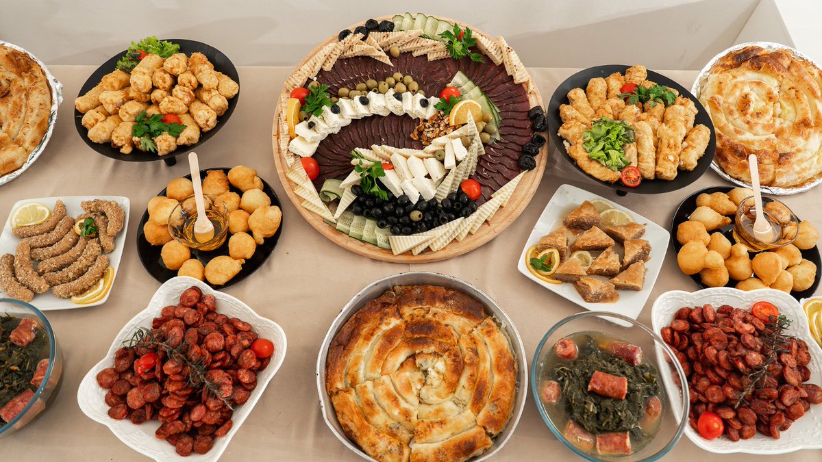 ColorMediaCom's tweet image. Food Talk u Muzeji i galerije Podgorice: od "Taste of Planet" do "La Traviata". Chefovi, vinari i diplomate, razgovori, degustacije, ideje. Podgorica na gastro-mapi regiona. #FoodTalk2025 #Podgorica #HoReCa #Gastronomija