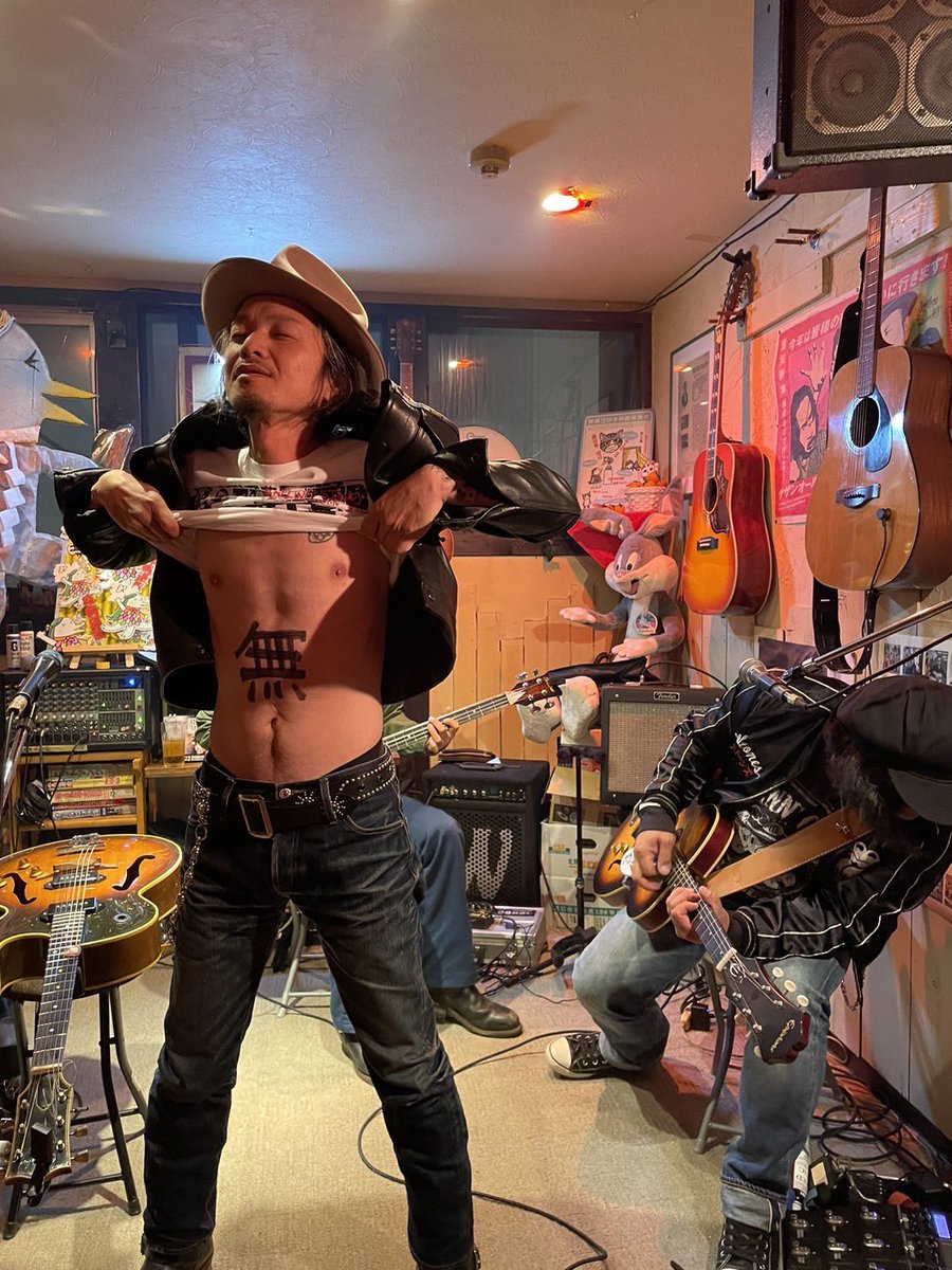 今週末はコレでキマり♪
選曲よりも何仕込むか迷ってるぅ
先ずは無になり閃きを待つべし