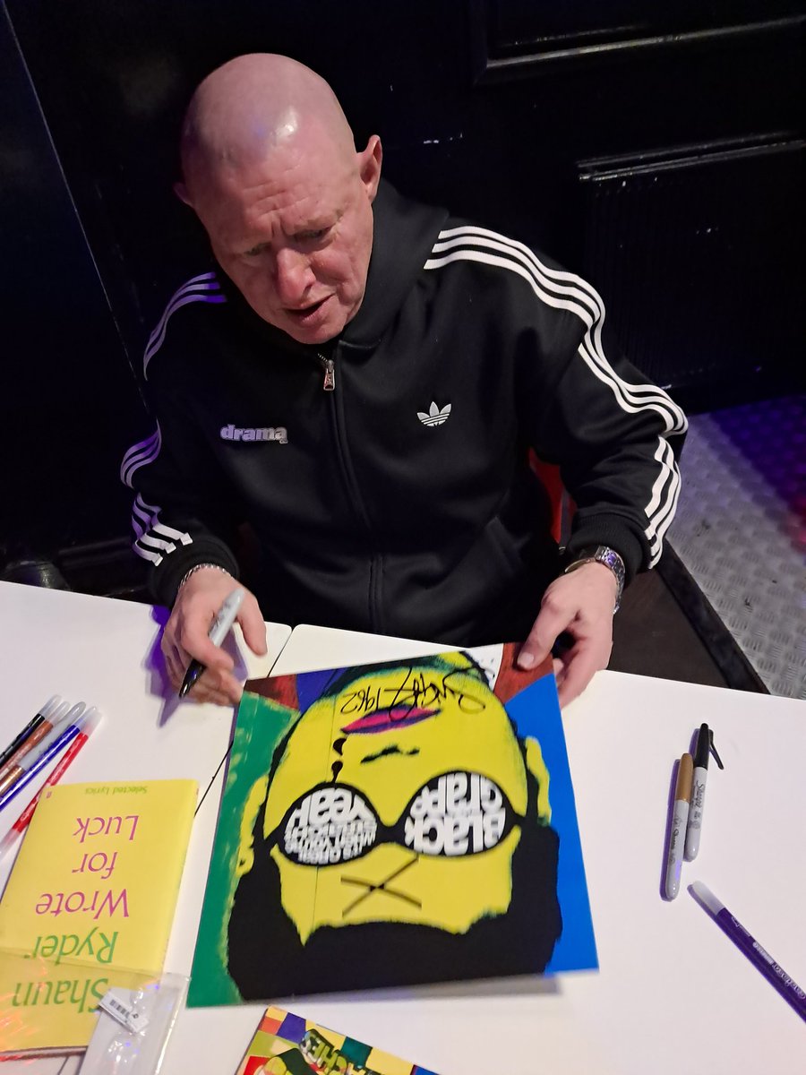 jkc301's tweet photo. Shaun Ryder was a gent. Don't forget us for the Dublin. https://t.co/Oe4hMqqIZq