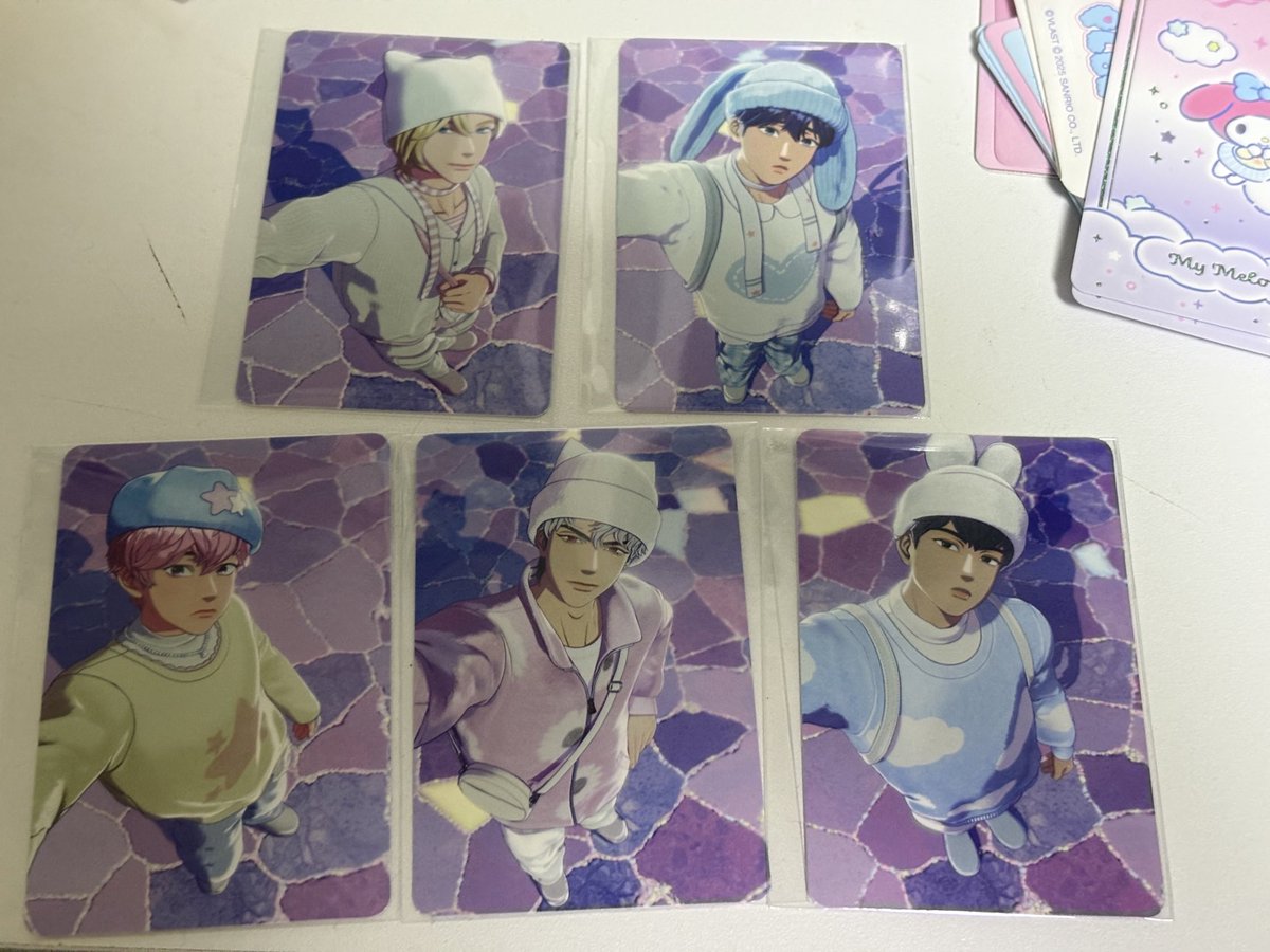 tys83's tweet photo. 플레이브 십카페 럭드 양도 플뿌 포카 
가격 제시해 주세용 https://t.co/Vkgyyh1G31