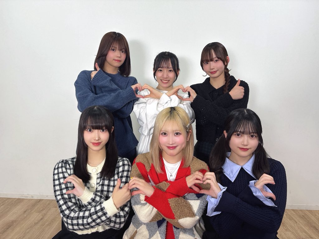 ALETTA_staff's tweet photo. ／
　📢 このあと21:00〜
　　#ALETTA 公式TikTokにて
　　TikTokLIVEスタート♥️⚔️
＼

▼公式TikTokはこちら▼
https://t.co/VZTCSmFLQ2…

新曲 #アイラブユー旋風剣 のお話や
みなさんからの質問に答えていきます！

ぜひコメントしにきてください！
一緒に盛り上がりましょう🧸🎀 https://t.co/CU3DGxh32l