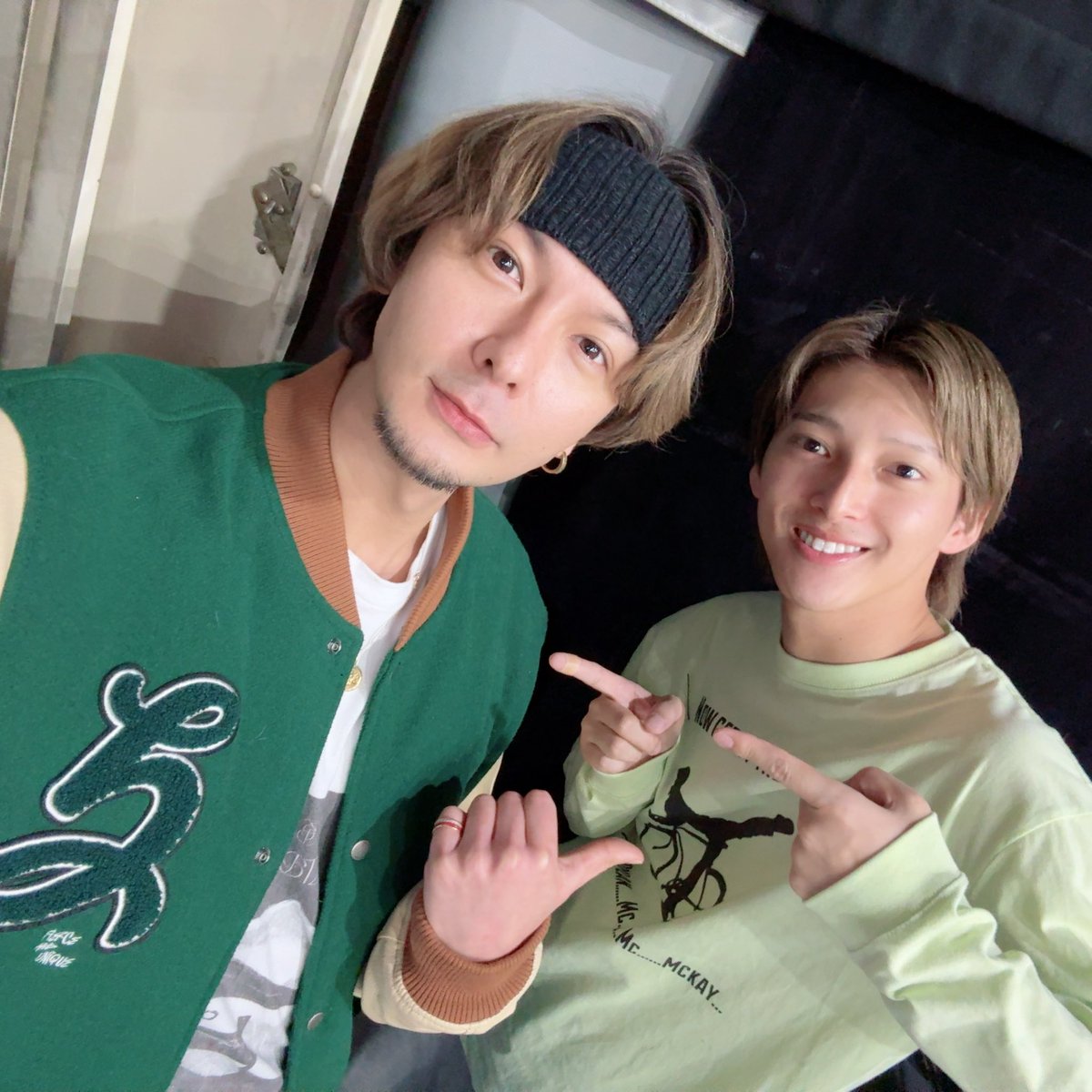 (U•ω•){おそアフ！)
今日も #刀ミュ お稽古を
ガシガシやっておりました！！
今日はるいと！対談の時から、割とすぐの共演！！そしていつかのあのブルゾン…
ふふふ。わかる方はわかるかもw
さぁ！明日も牙ンバ狼絶🐺
#fujitaray #dustz