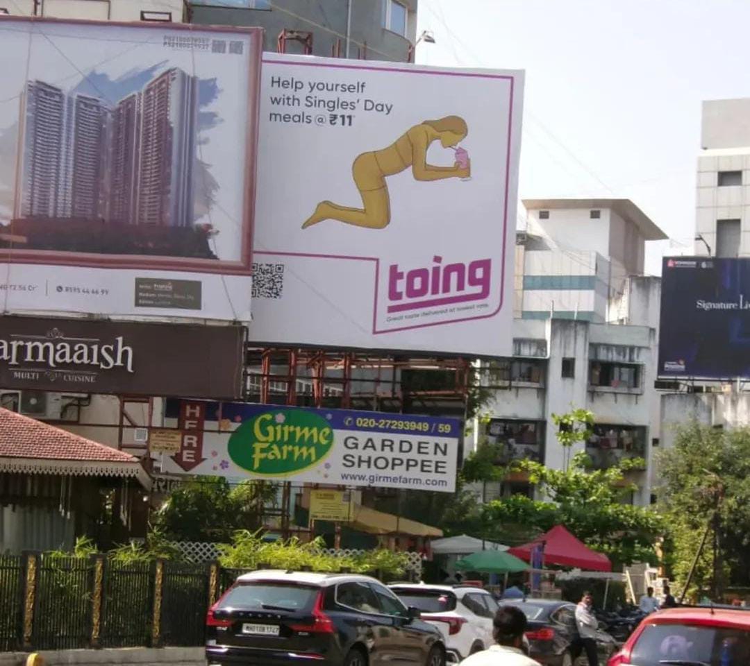 EminentRealtors's tweet image. #Toing -- Swiggy’s smart move into the budget segment!Launched in #Pune
💰 Meal range: ₹100–₹150
Lower platform fees
Free delivery above a certain order value
Focus on affordable, everyday food
Separate app, not just an extension of Swiggy
Think of it as Swiggy’s “Rs.99 Store"