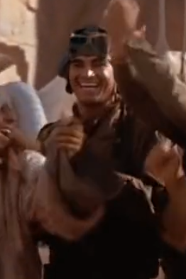 CasticDigital's tweet image. I'm watching The Phantom Menace for the first time.

When Anakin wins the pod race, a lot of extras flawk to him in celebration. This one specifically caught my eye.

Tell me this doesnt look like Antony Starr
Tell me this doesnt look like HomeLander