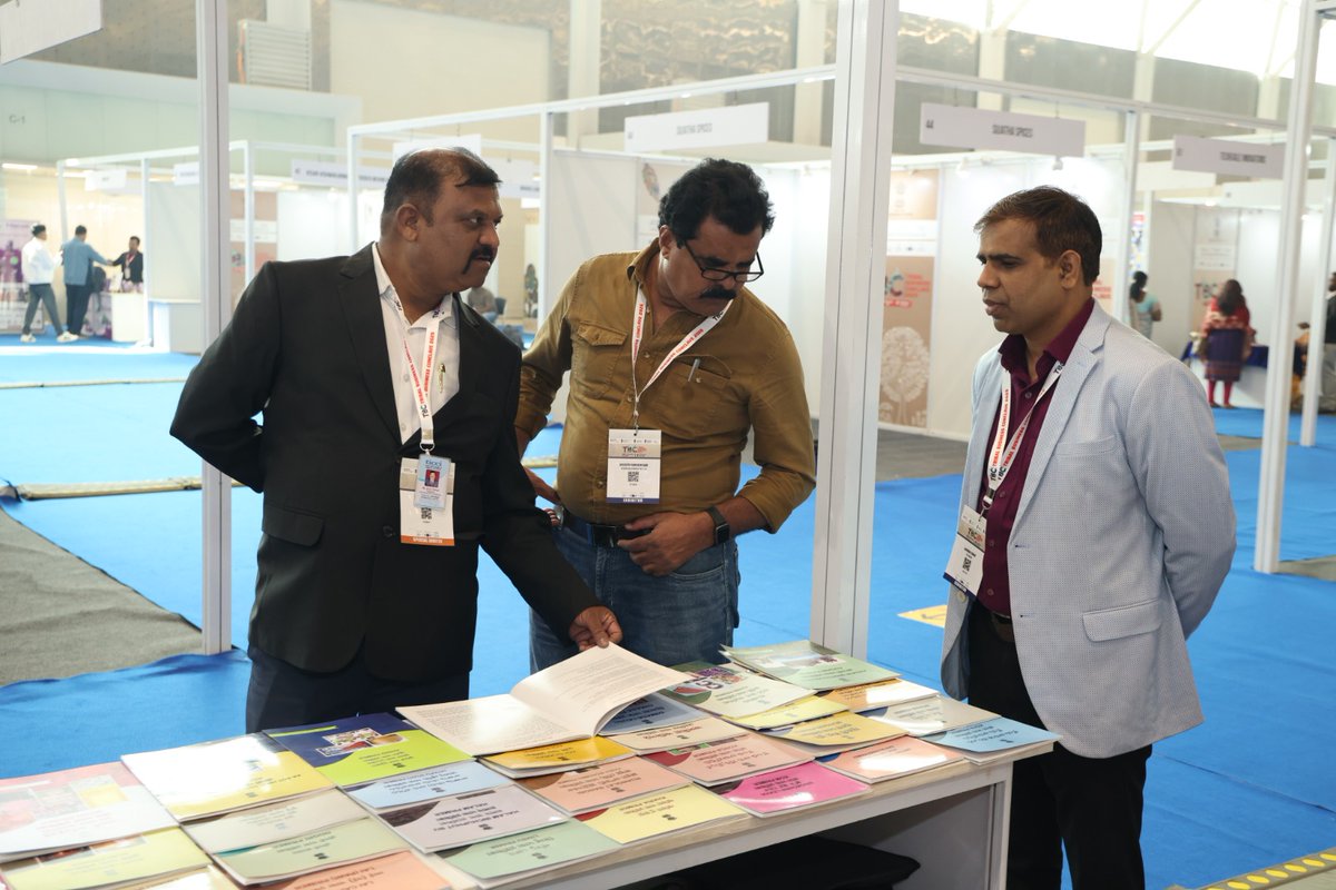 ncert's tweet image. Commemorating Bhagwan Birsa Munda&apos;s 150th Birth Anniversary, NCERT is proud to showcase 121 multilingual primers, including 93   
tribal languages such as Kharia, Kurukh, Mundari, Bhumij, and Santhali from Jharkhand, along with many others from across India, at the Tribal…