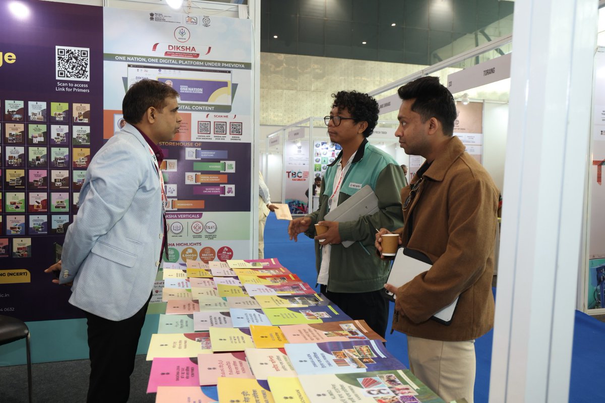 ncert's tweet image. Commemorating Bhagwan Birsa Munda&apos;s 150th Birth Anniversary, NCERT is proud to showcase 121 multilingual primers, including 93   
tribal languages such as Kharia, Kurukh, Mundari, Bhumij, and Santhali from Jharkhand, along with many others from across India, at the Tribal…