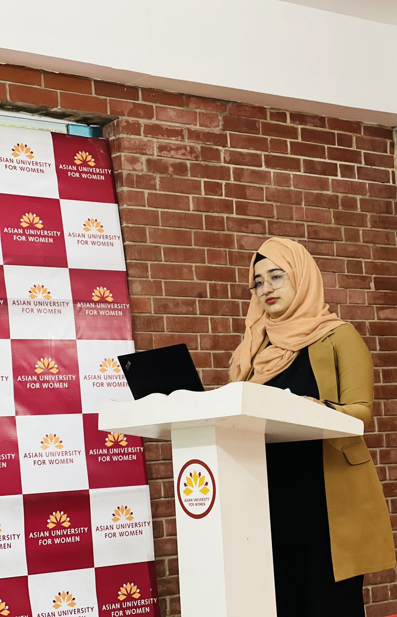 FatimaHash81561's tweet image. Proud to conduct the Web Foundation Workshop for girls as the Vice President of SheCode Club and member of the Computer Science Club 💻💫
#SheCodeClub #WomenInTech #WebFoundation #WomenInTech #STEM