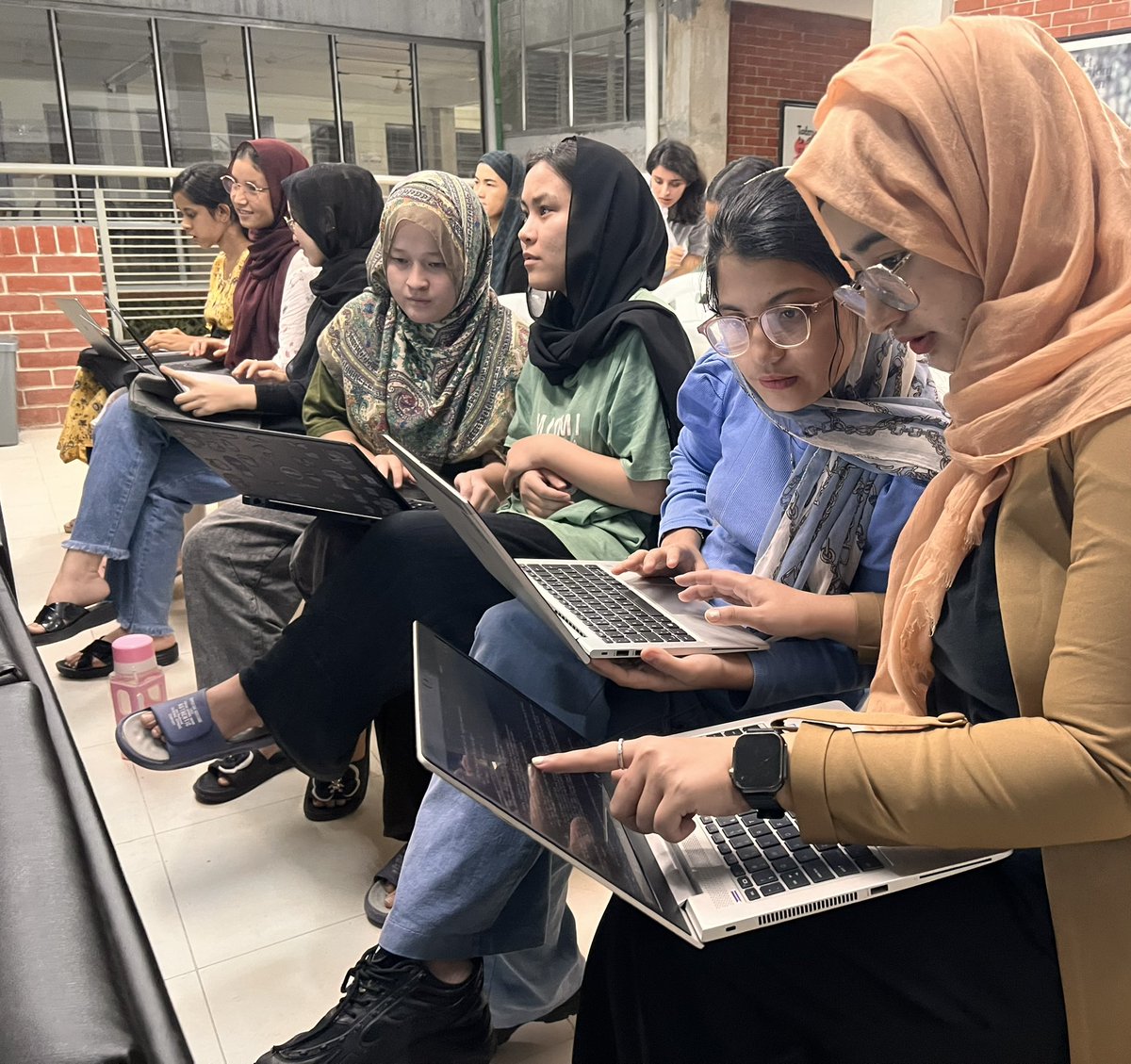 FatimaHash81561's tweet image. Empowering young women to build the web of tomorrow 💻
Conducting the Web Foundation Workshop — where girls learn, code, and create! #HerVoiceHerCode #WebFoundation #SheCodeClub