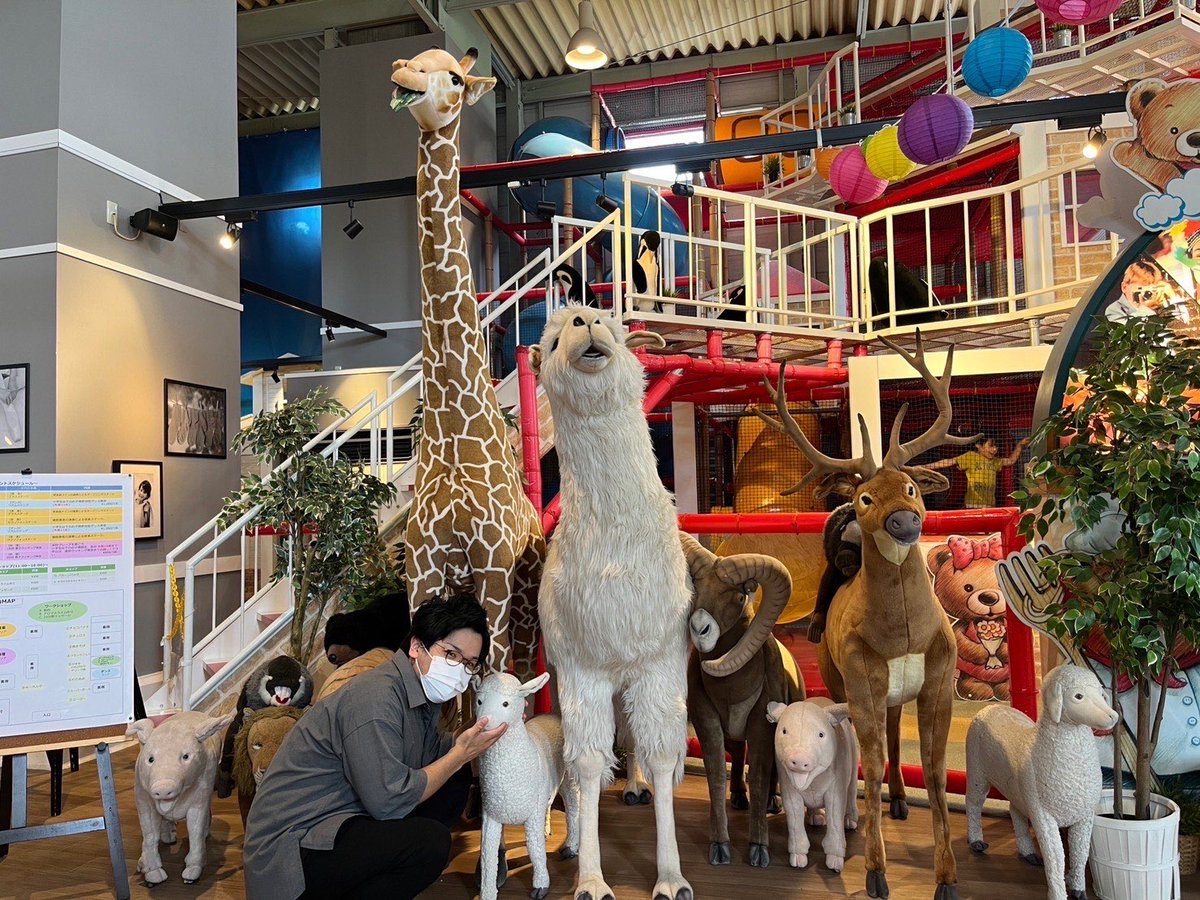 川越西文化会館ブリリアントコンサート
サックスバンドメンバー紹介★その３
１２月２０日大活躍してくれるサックス奏者の紹介です。各自から頂いた一言メッセージ載せます。とっても盛り上がるコンサートになりますよ😃
あいうえお順で2人、一言コメントと写真を載せます。