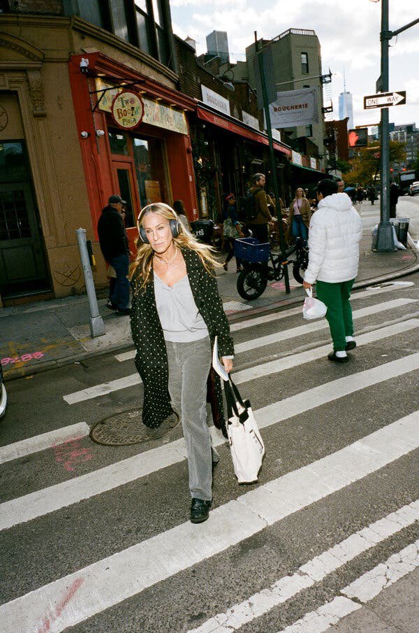 Running pretty, New York City girls! 🛎️🛎️🛎️