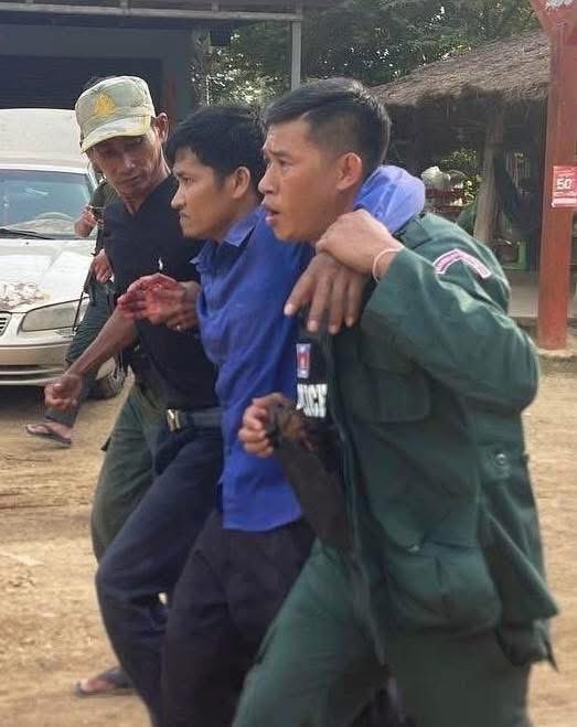 RTsojuu's tweet photo. We call on the international community + ASEAN to help monitor this and urge Thailand to stop using live fire against
#Cambodianeedpeace https://t.co/UR3M3zxF9s