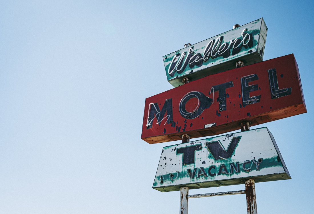 The true costs and benefits of bespoke signage projects compared to standard options, and understand how custom signage can boost your brand's ROI.
hubs.ly/Q03rshm60