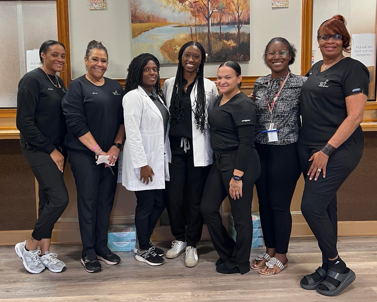 WomenFirstLA's tweet image. Happy Nurse Practitioners Week! 💜
Thank you for all you do to care for and support our patients. Your hard work and commitment make a difference every day. ✨