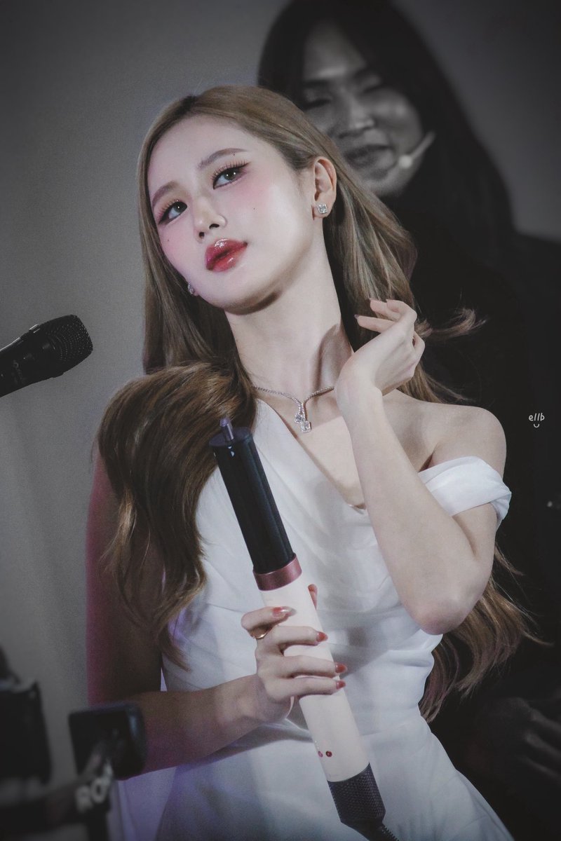 cloche_ss's tweet photo. คุณหนูเย่ 💅🏻✨

DYSON AIRWRAP2X JANEYEH
#DysonAirwrap2xJaneyeh #janeeyeh https://t.co/kBsagSv84E