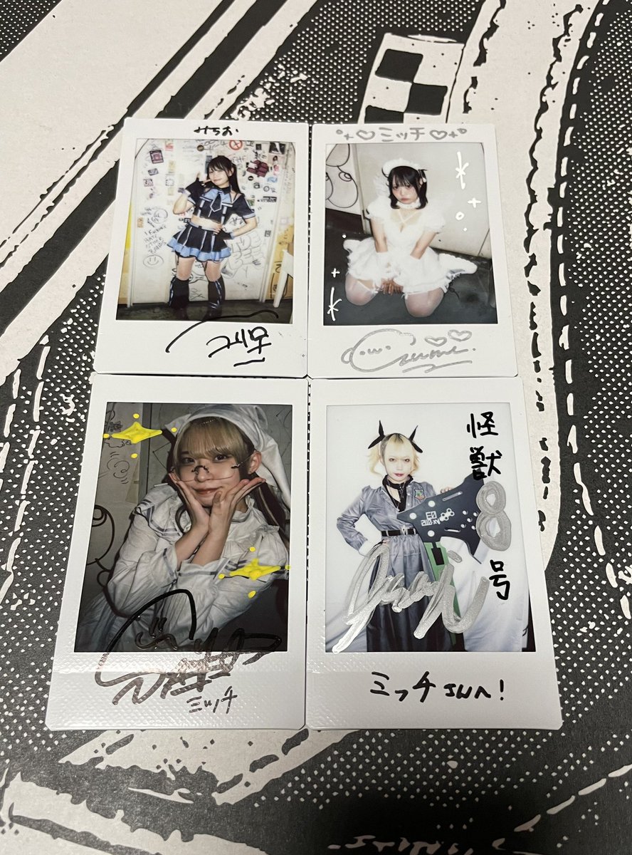 mitch_volcom's tweet photo. アサギちゃん生誕🎂とハロウィン🎃チェキ届いてた😆 https://t.co/NUSdj2cNWY