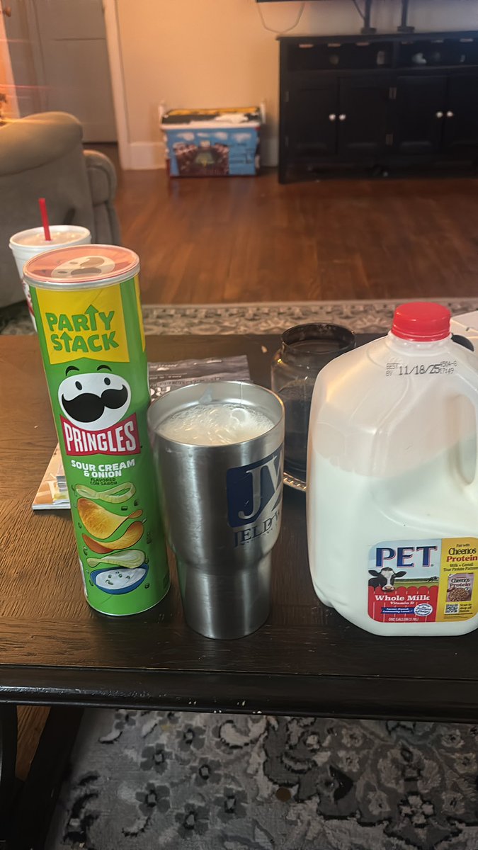 chacklongbottom's tweet image. Breakfast of a real nigga