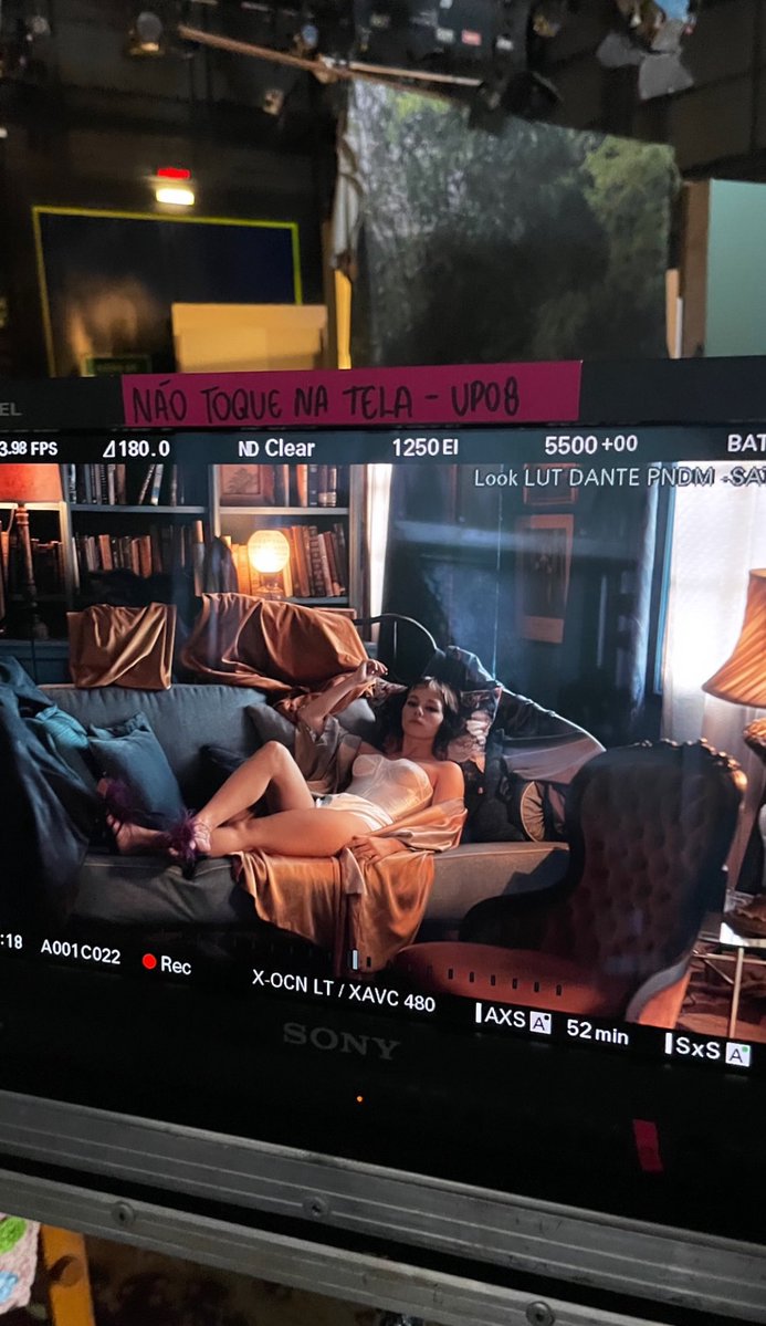 heejinvcr's tweet image. A FOTO QUE A LAURA POSTOU DE CELINA NA PRÓXIMA TEMPORADA