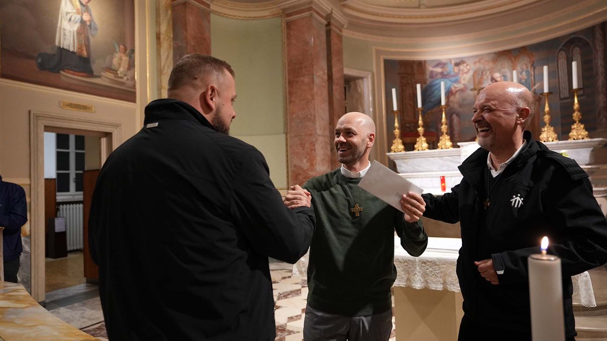 infoANS_ES's tweet photo. Italia – Una noche de alegría misionera y compromiso en la Capilla de San #FranciscoDeSales
https://t.co/OCfFZeHxoG https://t.co/gUZf8i7buU