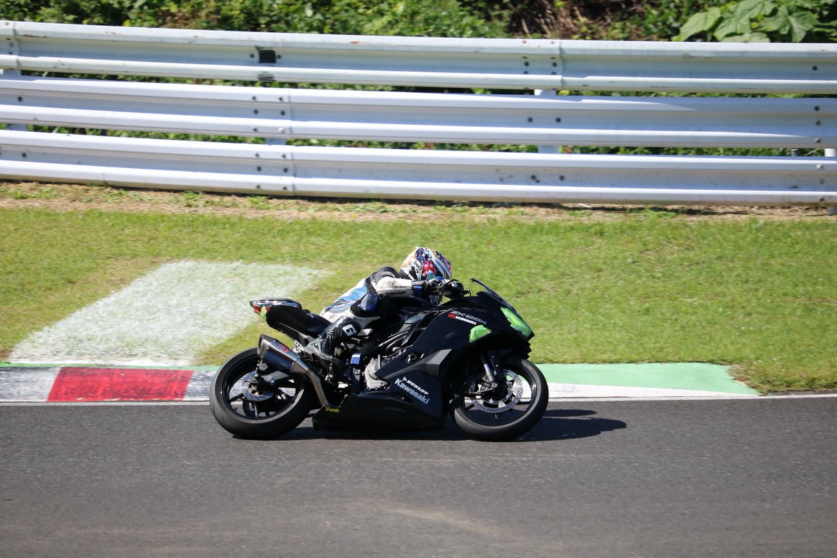 11月11日は4気筒の日 いいぞ〜4気筒は。なんたって4気筒だもの。