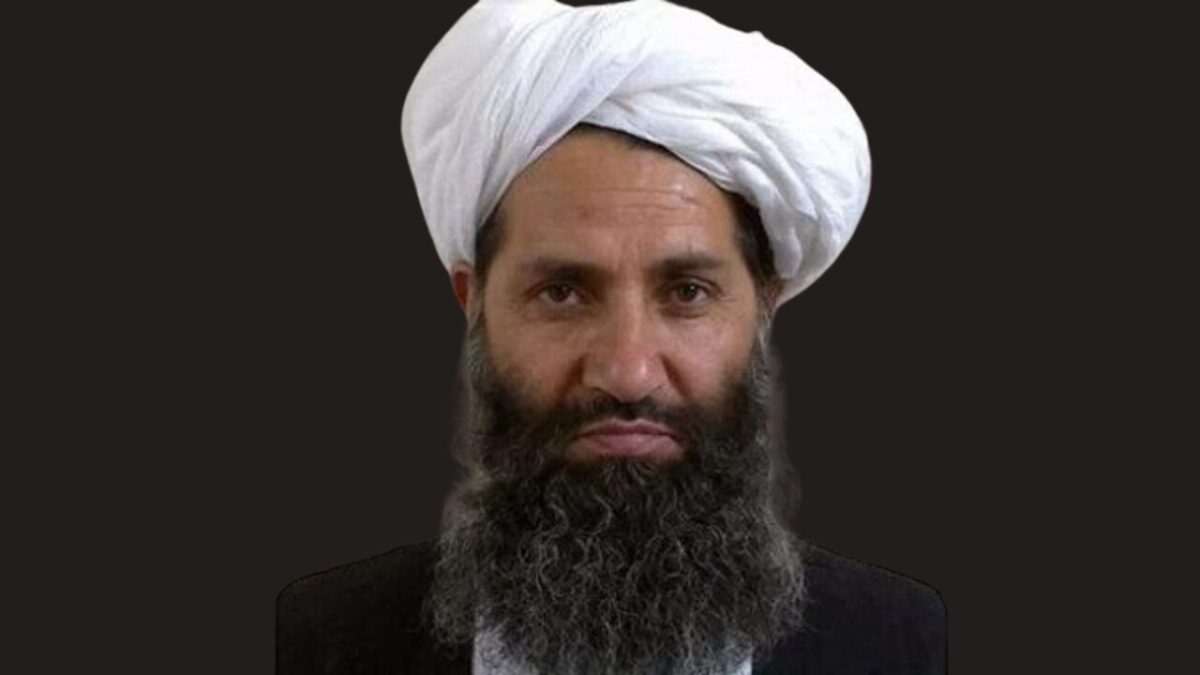 Shadowfox_11's tweet photo. 🚨🚨 Several Afghan SM outlets are reporting that late last night, a bodyguard attempted to assassinate Taliban Emir Haibatullah Akhundzada, who is believed to have sustained injuries in the attack.
Interestingly, the assailant was not captured but was shot dead on the spot. https://t.co/zXy5rxEeaG