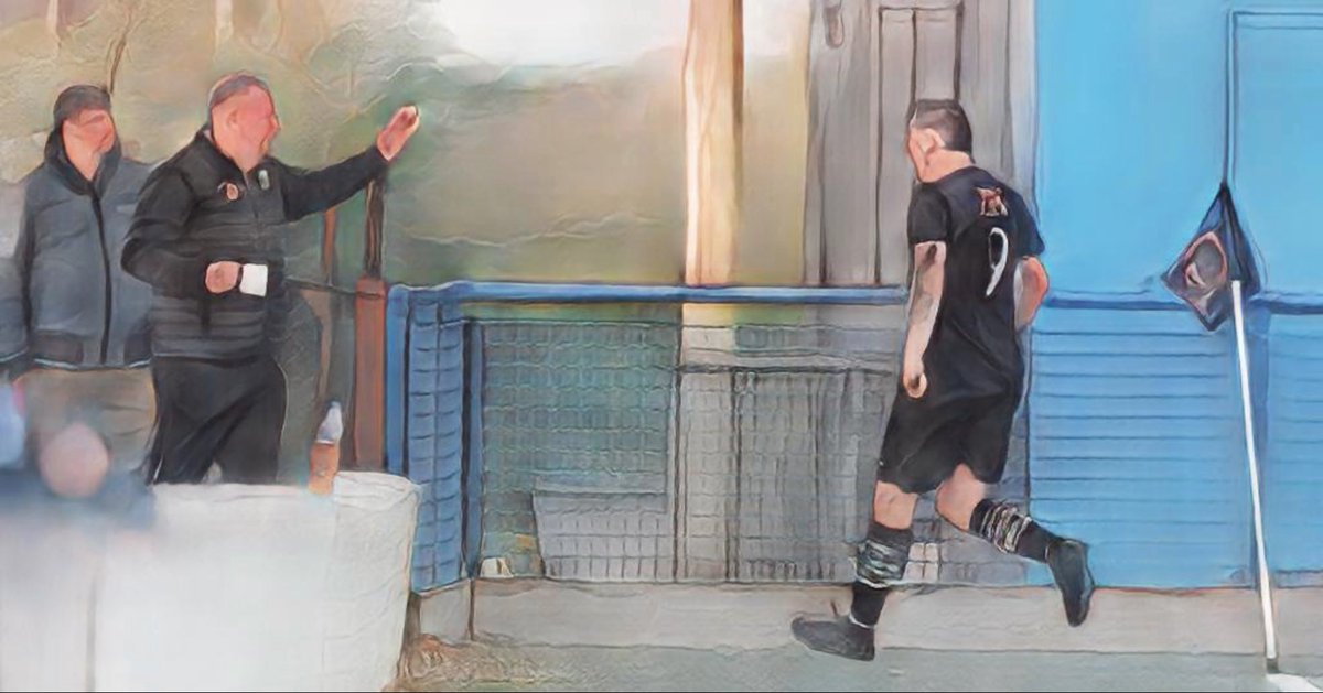 Caught in the moment! Our President Trevor Longhurst congratulates Andy Jones seconds after what turned out to be the match-winning goal at Armadale on Saturday ⚽🔥

(𝑃ℎ𝑜𝑡𝑜 ©️𝐽𝑀𝑃 𝑃ℎ𝑜𝑡𝑜𝑔𝑟𝑎𝑝ℎ𝑦)

🏴🏁🏳️
𝘚𝘨𝘪𝘭 𝘢𝘨𝘶𝘴 𝘰𝘣𝘢𝘪𝘳 𝘤𝘩𝘳𝘶𝘢𝘪𝘥𝘩
#montheburnie