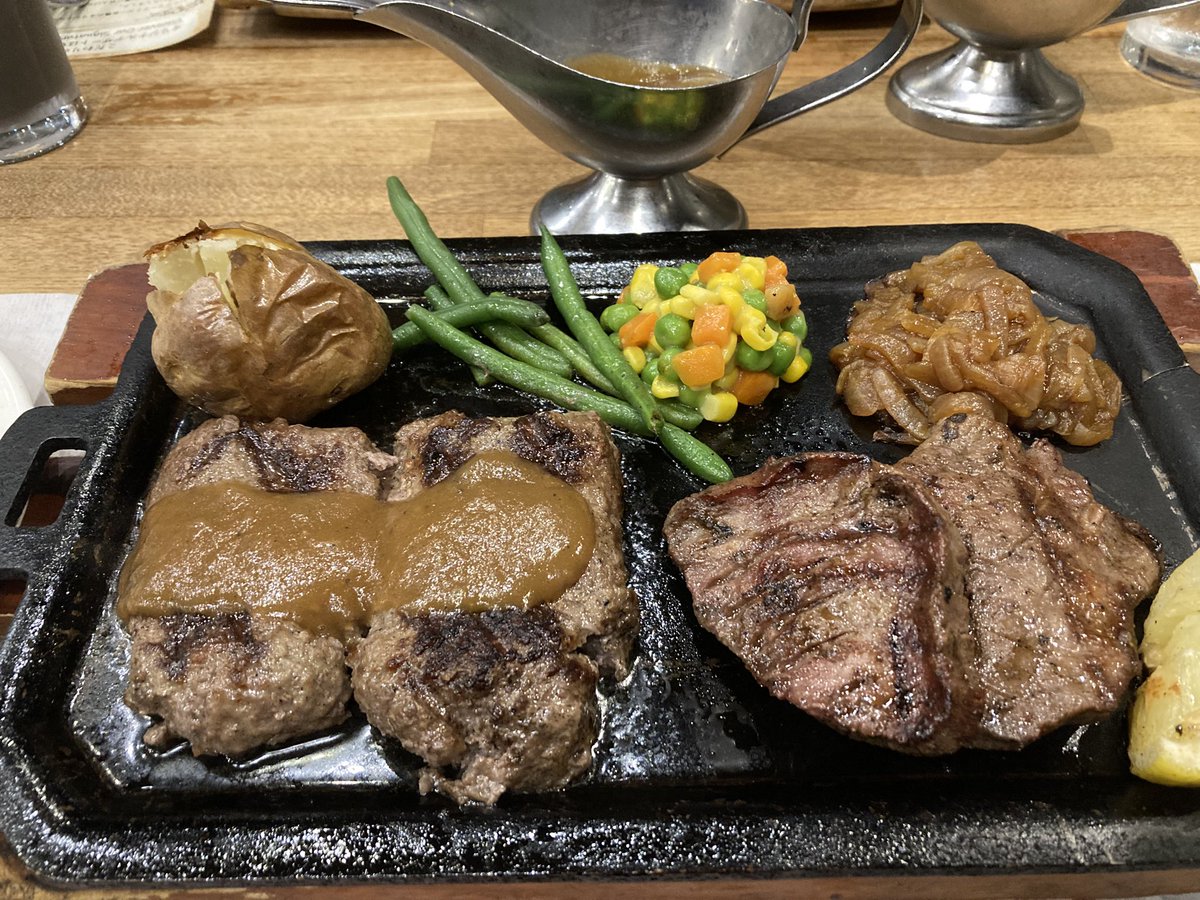1111で
結婚記念日
昨日お祝い出来なかったから今日一一応お祝いの恒例の🍖🥩🍗😂辻堂ハングリータイガー😂今更お祝いしてもだけど😅