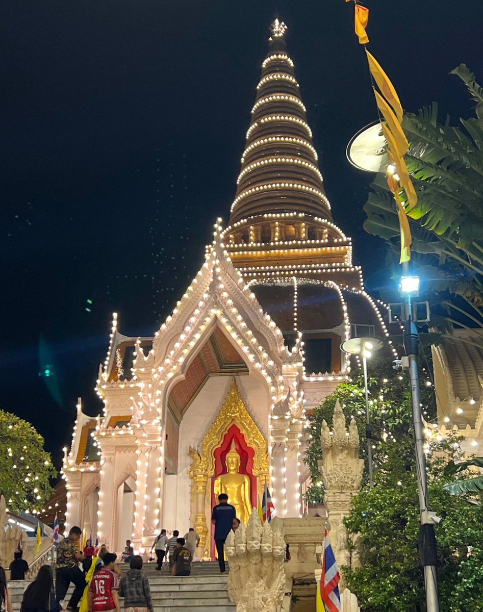 ovrnery's tweet photo. เที่ยวงานองค์พระปฐมเจดีย์ นครปฐมค่ะ https://t.co/GO4xHyS9sa