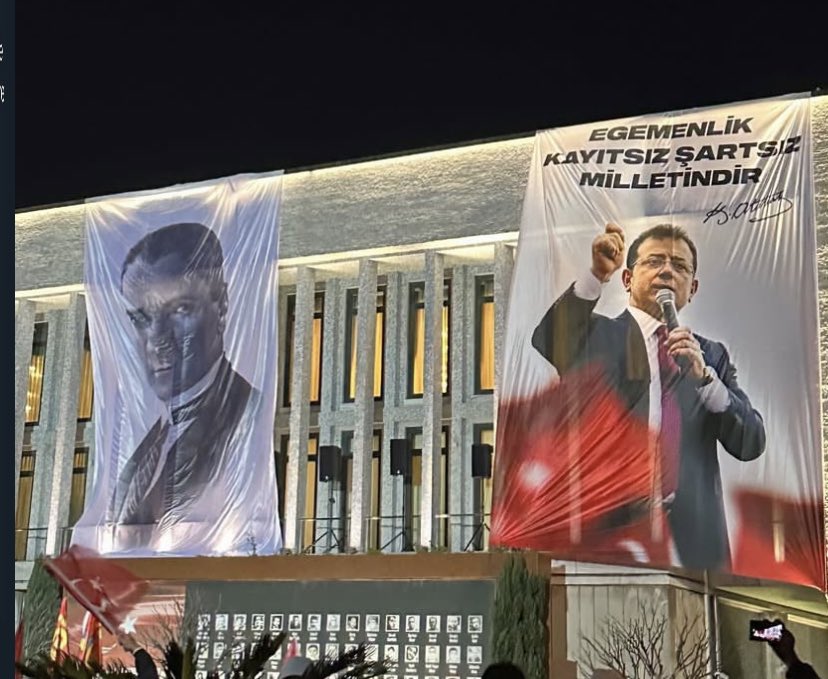 Ekonomi, sağlık, eğitim konuşulmasın isteniyor. Ama Halk bunu yaşamakta ve bu nedenle haksızlıklara isyan etmekte. İki temel sorun. Eğitim ve hukuk sistemi. <a href="/ekrem_imamoglu/">Ekrem İmamoğlu</a> <a href="/herkesicinCHP/">CHP 🇹🇷</a> <a href="/eczozgurozel/">Özgür Özel</a>