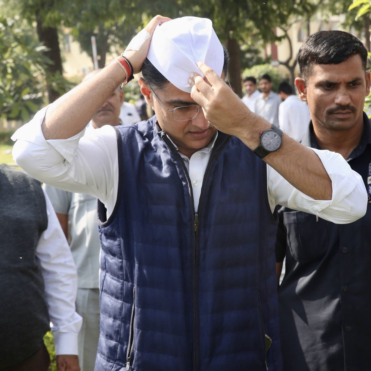 SachinPilot's tweet image. अखिल भारतीय कांग्रेस कमेटी द्वारा संचालित “वोट चोर गद्दी छोड़” हस्ताक्षर अभियान के तहत प्रदेशाध्यक्ष @GovindDotasra जी की अध्यक्षता में राजस्थान प्रदेश कांग्रेस द्वारा आयोजित कार्यक्रम में सम्मिलित होकर अभियान की सफलता के विषय में अभियान के संयोजकों और पदाधिकारियों को संबोधित…