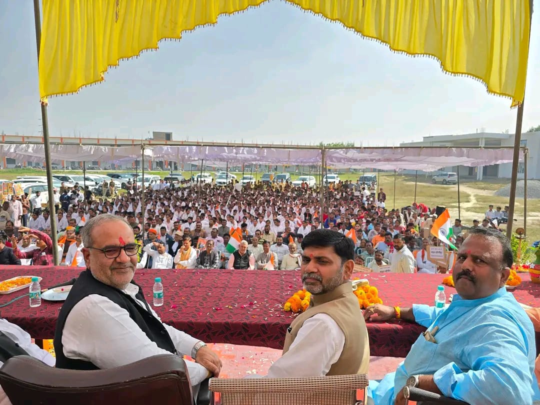 KSPBJP's tweet photo. प्रभार जनपद प्रतापगढ़ के रामपुर खास विधानसभा में 'भारत रत्न' सरदार वल्लभ भाई पटेल जी की 150वीं जयंती समारोह अभियान के अंतर्गत  आयोजित 'एकता यात्रा'  का आयोजन  भाजपा के यशस्वी प्रदेश अध्यक्ष मा• भूपेन्‍द्र चौधरी जी के मुख्य आतिथ्य में हुआ| https://t.co/Mbaz2YLvD1
