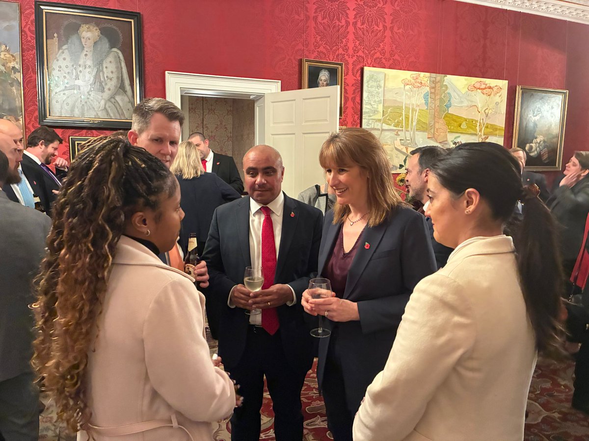 I invited the brilliant Andy Pond from <a href="/FormaraPrint/">Formara Print & Marketing</a> to join me at No11 Downing Street for an SME Reception!

Andy and I met with <a href="/RachelReevesMP/">Rachel Reeves</a> to chat about the success of this local business - including how Andy went from the bottom rung to MD across his 36 years of service!