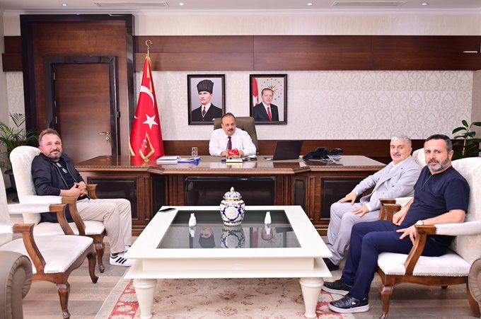 İş İnsanı Zeki Şen Vali Yakup Canbolat’ı Ziyaret Etti