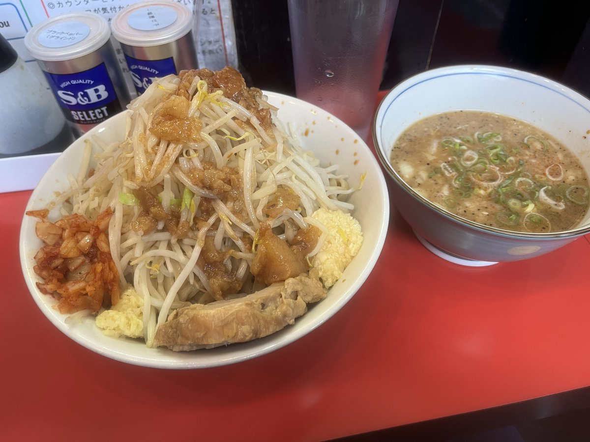 bustrip11's tweet image. まだ目次しかないD論の謝辞に、この店を入れると、決めた。