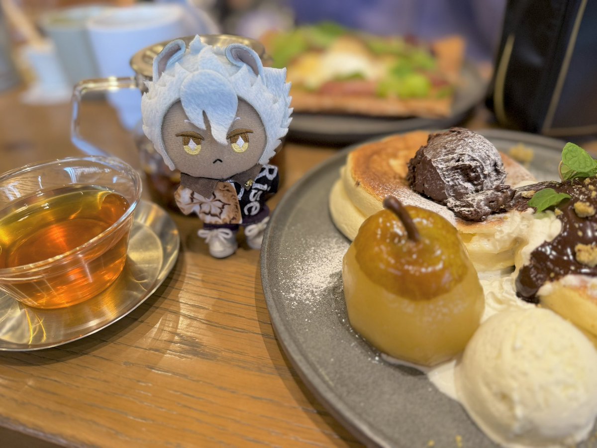 37_snow's tweet photo. 🐺さんの好物が乗ったパンケーキ🥞期間限定だから間に合ってよかった🥺

☕️ @snow_kl さま https://t.co/TjcVWMc32h