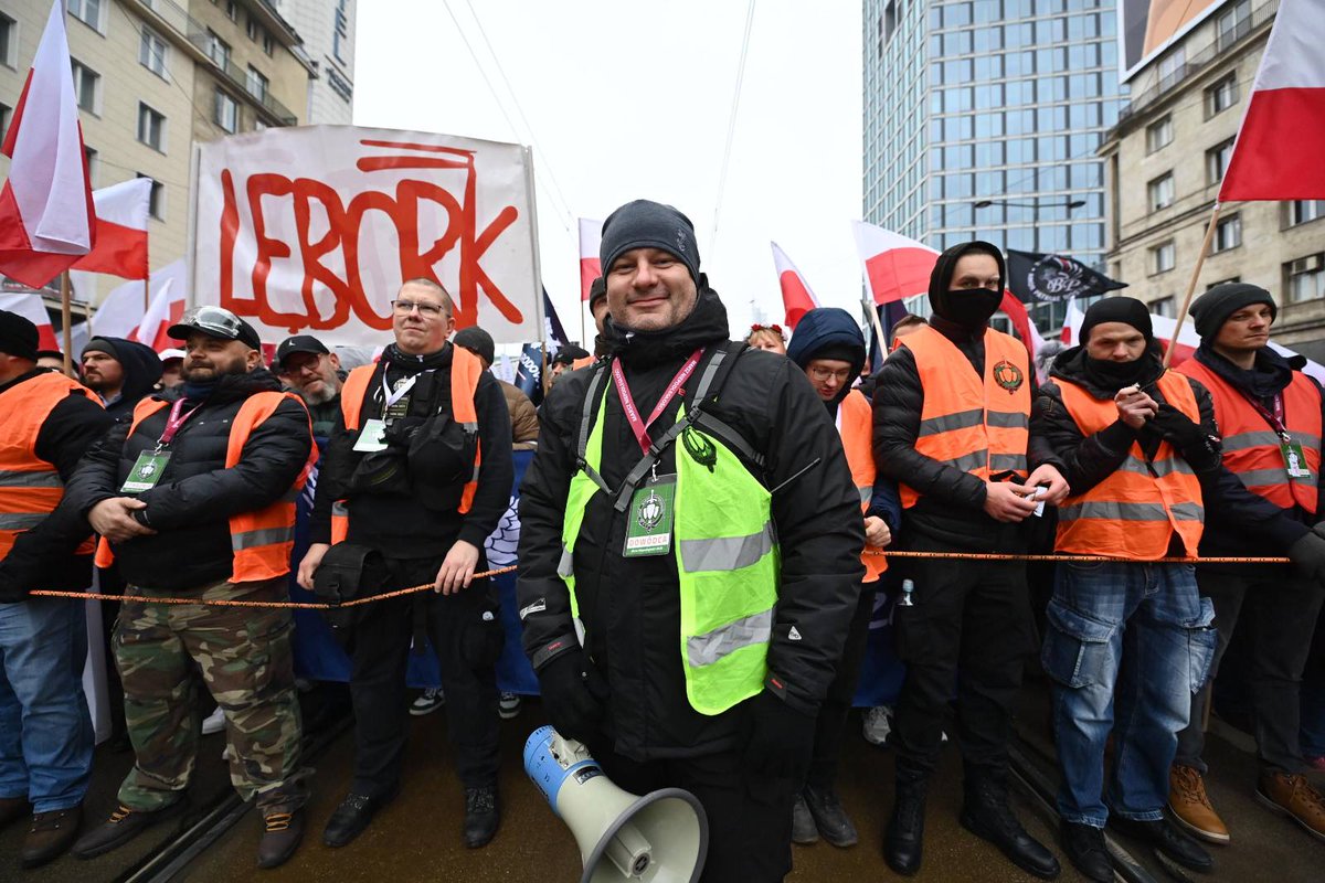 krzysztofbosak's tweet photo. W organizację i wsparcie Marszu Niepodległości zaangażowało się bardzo wiele osób. Wszystkim serdecznie dziękuję!
#MarszNiepodległości https://t.co/vdF8LMPHvb