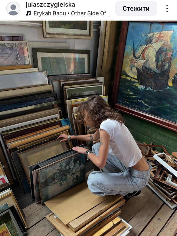 KobzarArt's tweet photo. What is this girl doing? She is choosing one painting she needs right now from hundreds available. Sound familiar? How can this be simplified? A series of articles dedicated to #RWA, #cataloging and #tokenization will soon be published on https://t.co/o12KPk1gRp.
#art #paintings https://t.co/q5CH8mJK6k